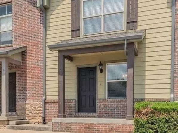 2208 Karrington Rdg APT D, Springdale, AR 72762