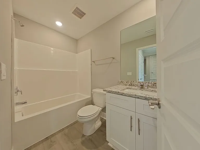 814 Kenneth Dr — Photo 14