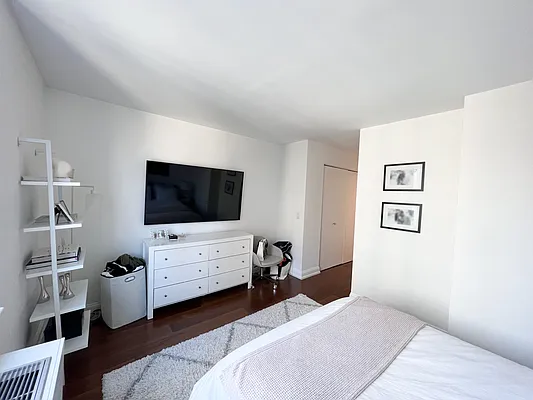 Rented by Compass | media 7