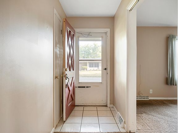 2nd image of 2701 W Euclid Ave