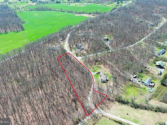 3rd image of 2 Blackthorne Ridge Rd