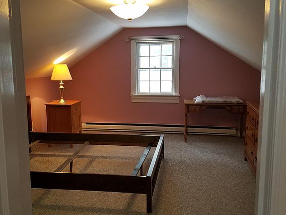 2nd floor bedroom