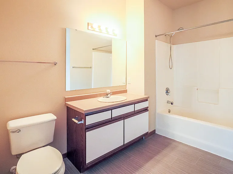 Amber Crossing Apartments — Photo 19