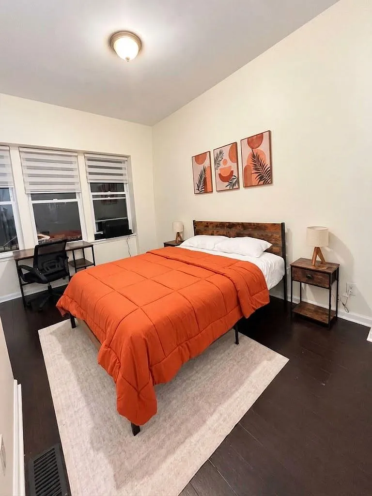 2 bed, 1.0 bath, 540 sqft, $949 — Photo 1