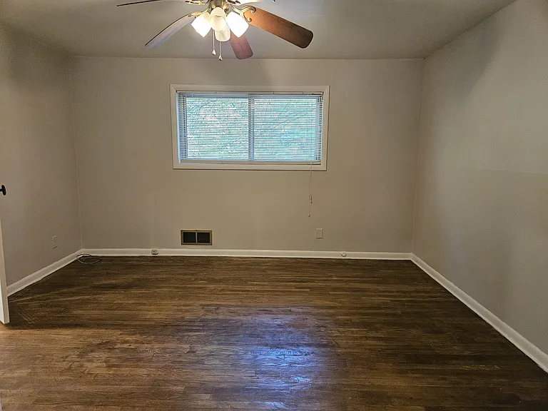 3543 Cloudland Dr — Photo 9