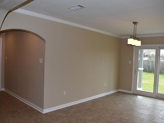 5th image of 3502 Statesman Dr #424B