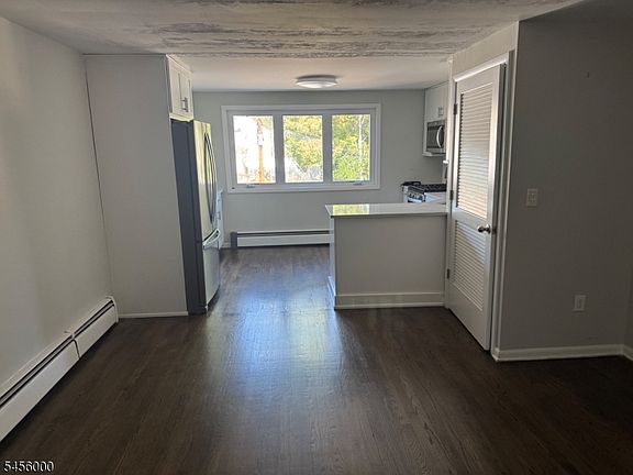 5th image of 1735 E 2nd St