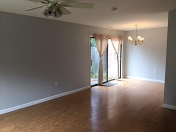 4th image of 47 Meadowood Dr #47