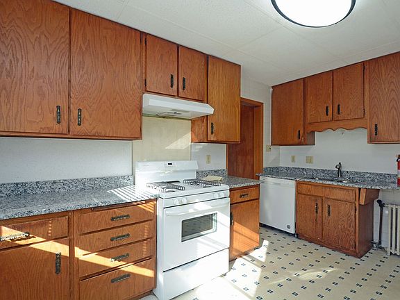 5th image of 3022-3024 39th Ave S