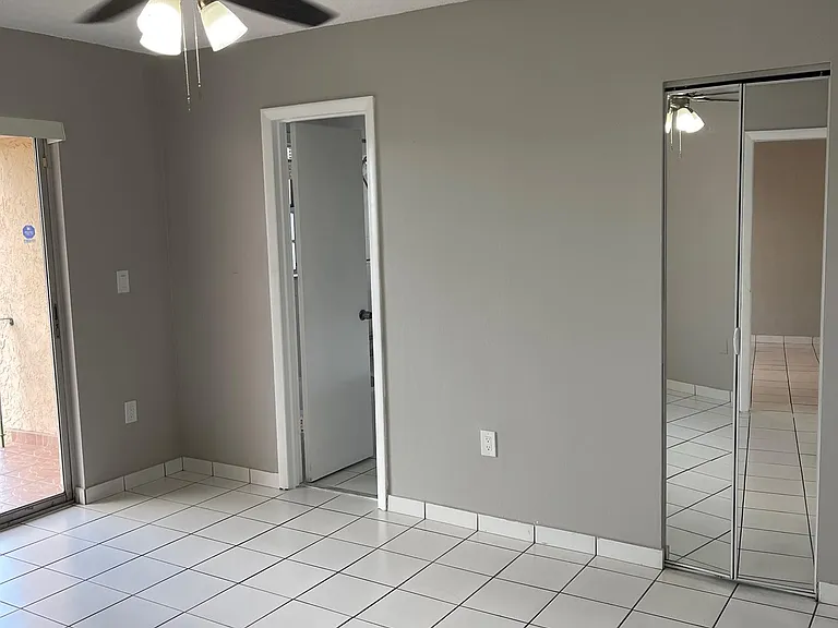 910 SW 105th Ave #100 — Photo 14