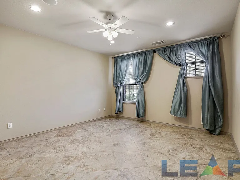 7931 Belinda Ln — Photo 15