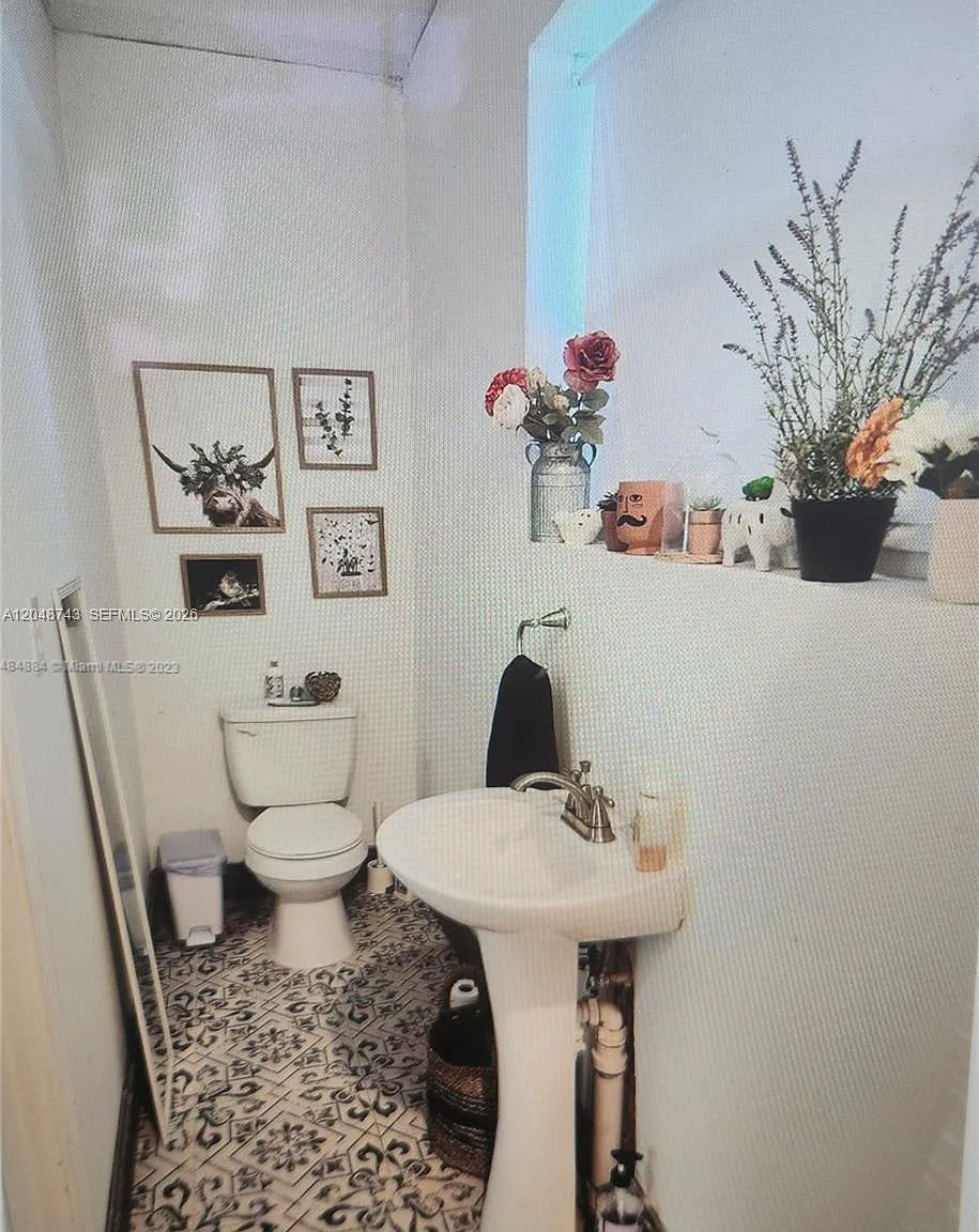 Pasadena Lakes West — Photo 3