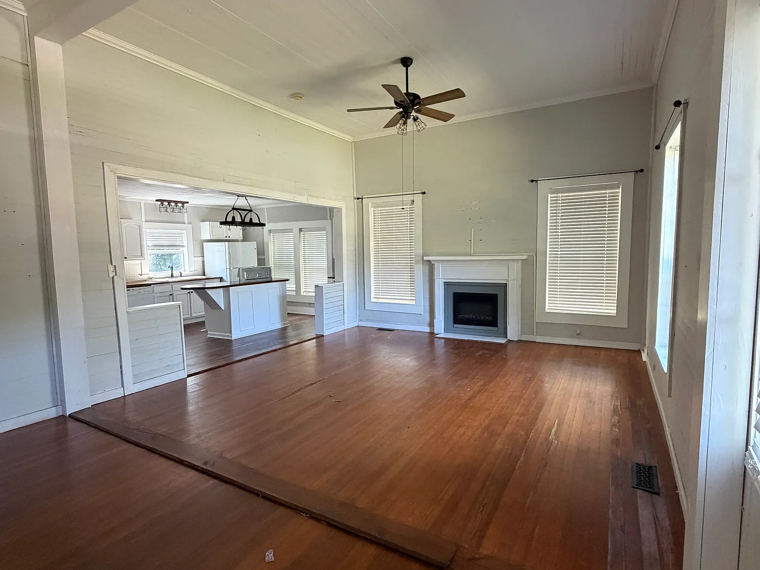 2 bed, 1589 sqft, $1,200 — Photo 2