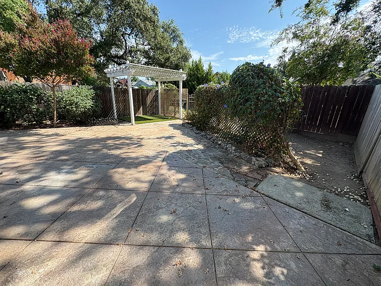 3483 Laird St — Photo 52