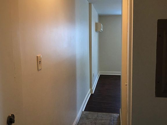 4th image of 210 E 16th St APT 4D