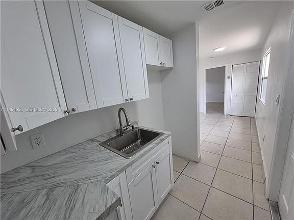 2nd image of 1018 NW 6th Ave Unit 1