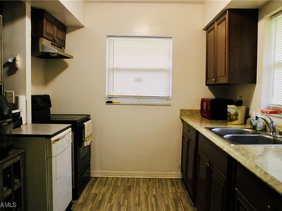 5th image of 4510 SW Aster Ave