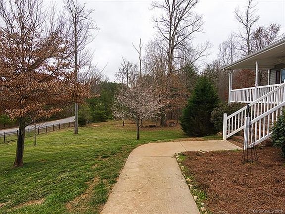 3rd image of 207 Atwell Dr