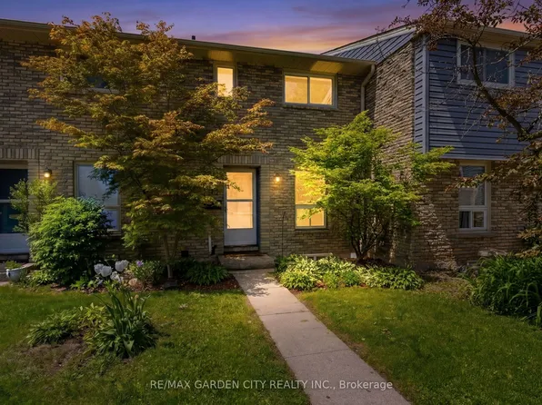 75 Ventura Dr #32, Saint Catharines, ON L2R 7J7