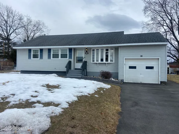 25 Margaret Drive, Colonie, NY 12211