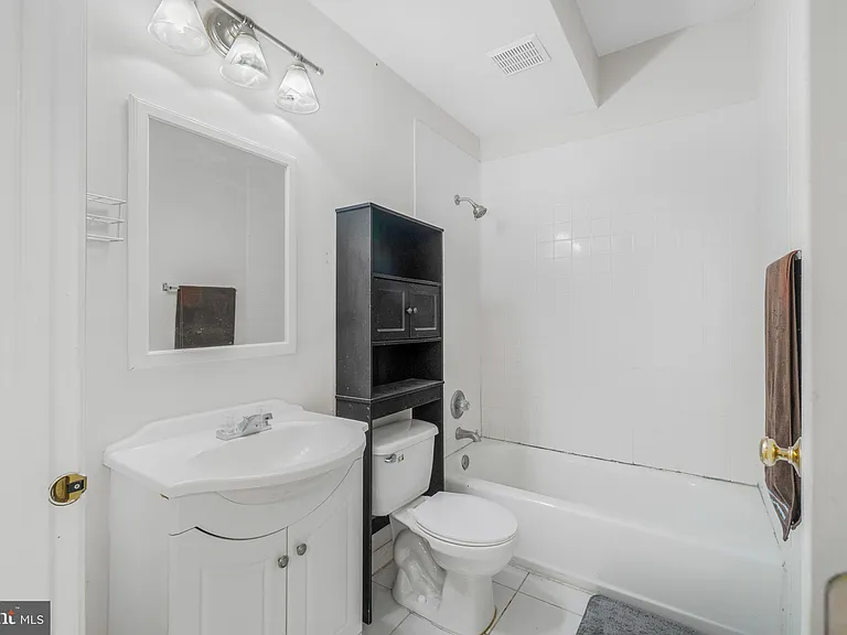 43729 Stoke Chapel Ter — Photo 32