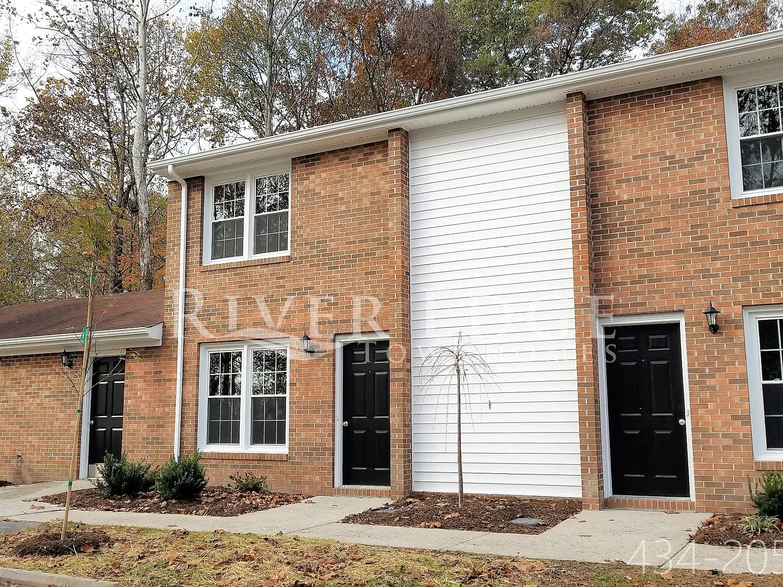 3 bed, 1.5 bath, 1040 sqft, $775 — Photo 1