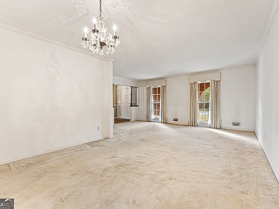 4th image of 280 Lullwater Rd