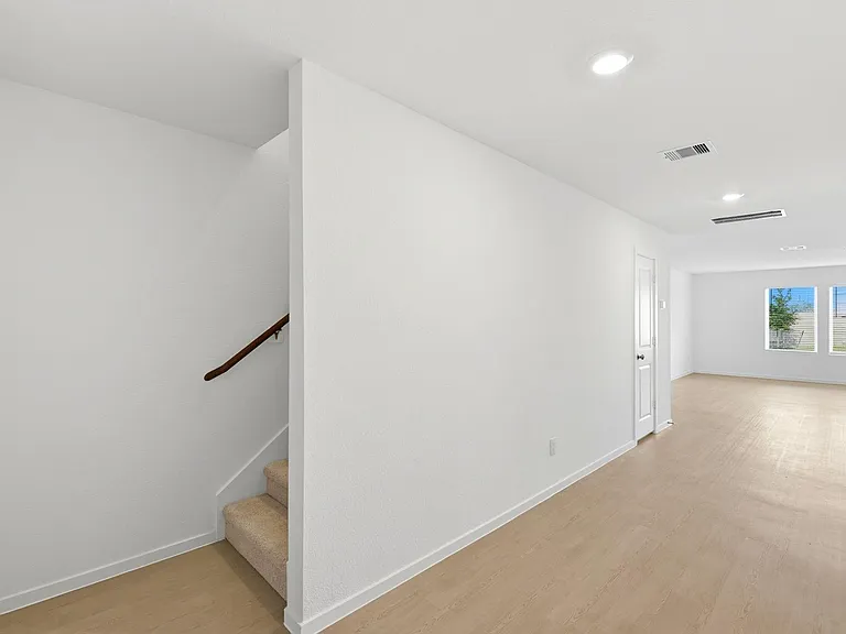 629 Craven St — Photo 7