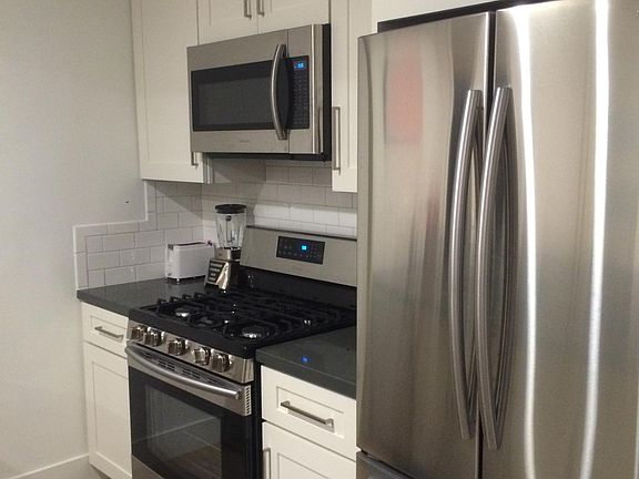 5th image of 530 S Irena Ave APT 2