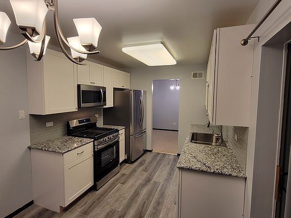 3rd image of 906 E Kings Row Unit 2