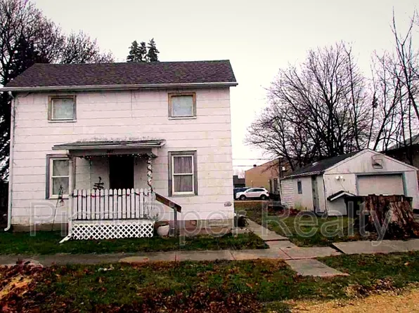 207 S 2nd Ave, Forreston, IL 61030