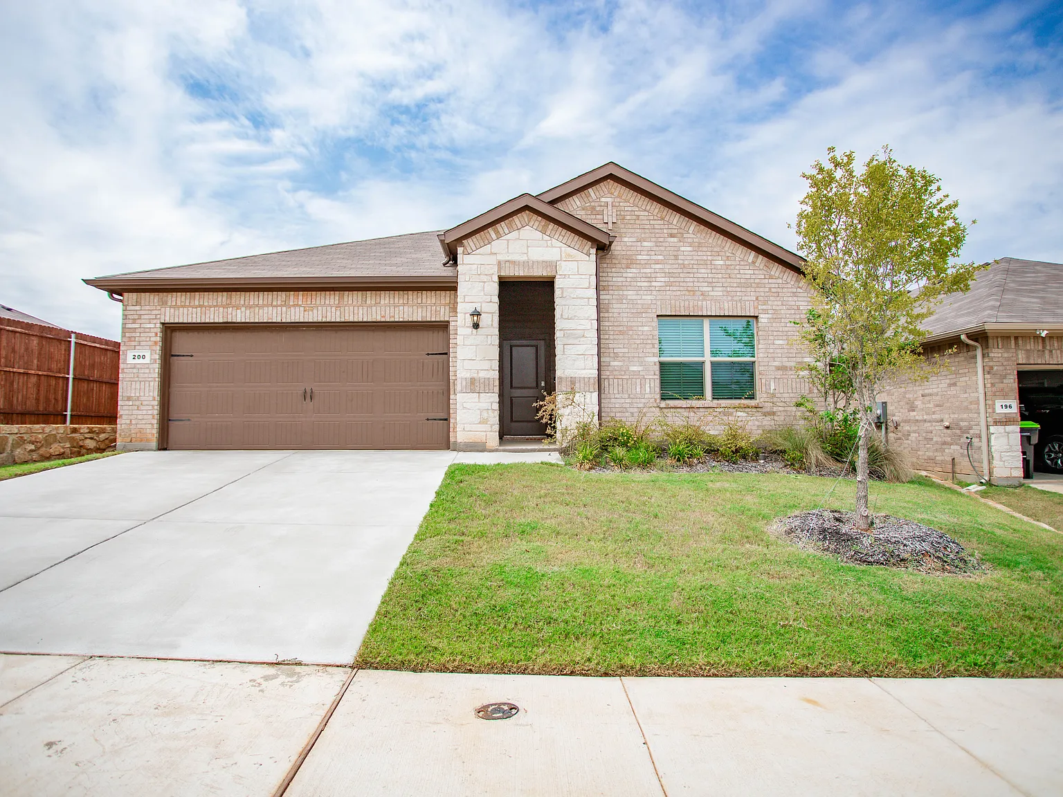 4 bed, 1836 sqft, $2,325 — Photo 1