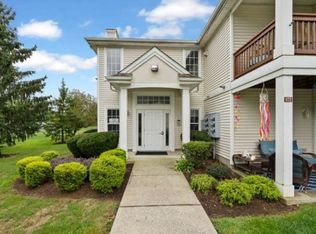 676 Honeybrook Cir, Stewartsville, NJ 08886