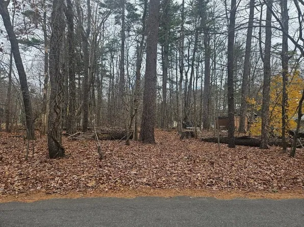 55 Beachview Rd, Lunenburg, MA 01462
