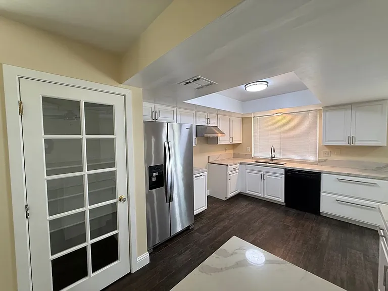419 Sierra St — Photo 7
