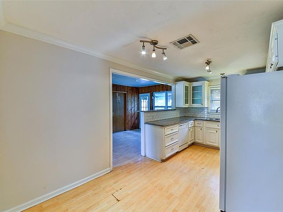 5th image of 126 Linda St