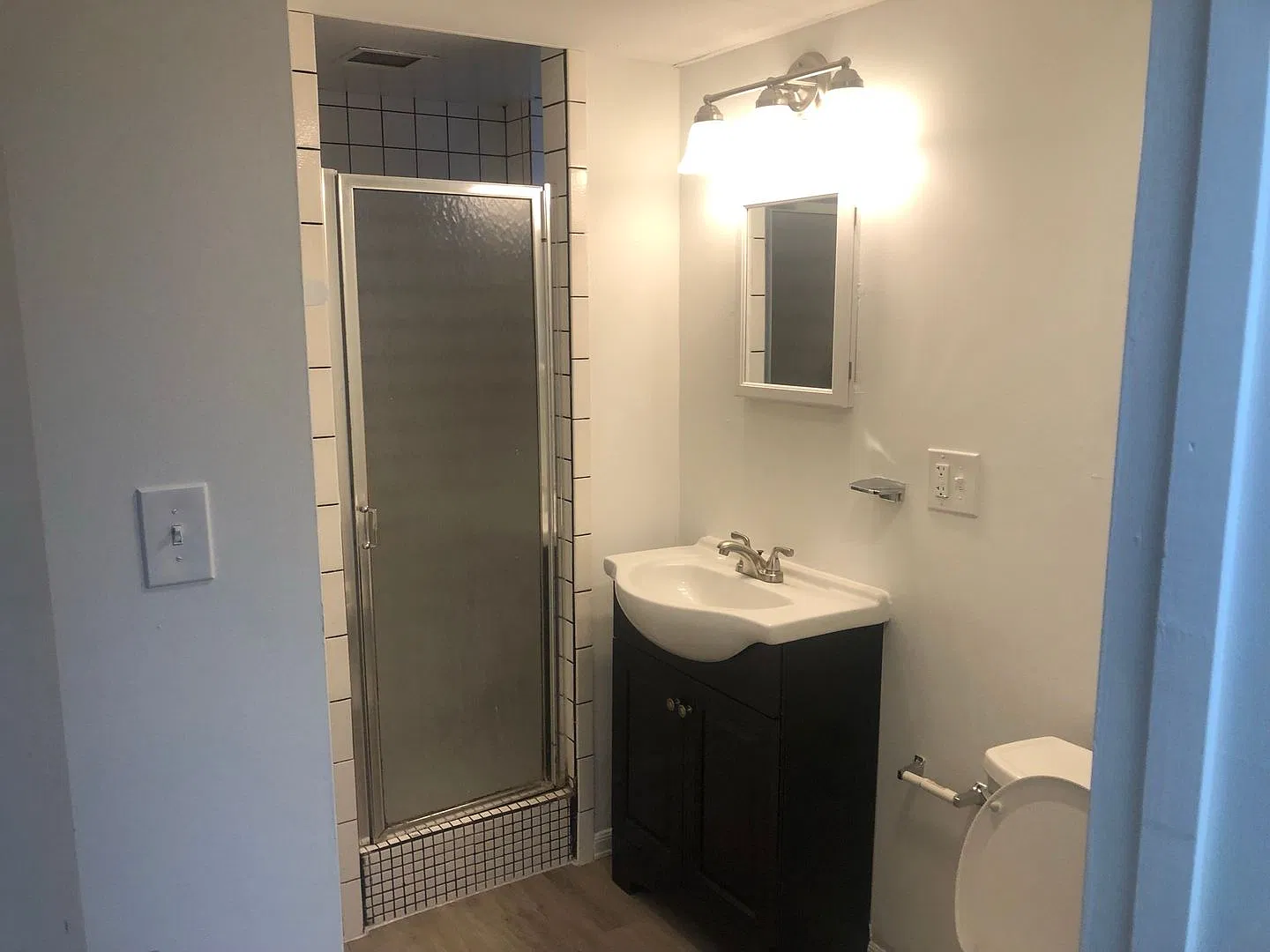 Bloomfield / Friendship - 1 BR basement apartment — Photo 2