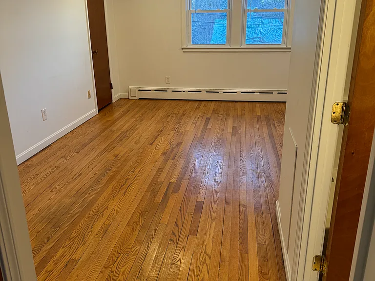 10 Lewis St — Photo 8