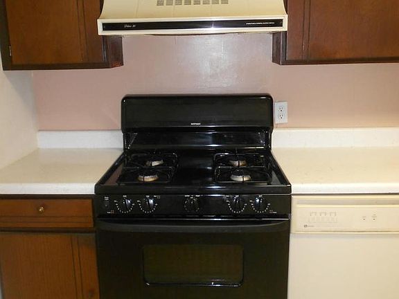 3rd image of 12521 Oakwood Dr