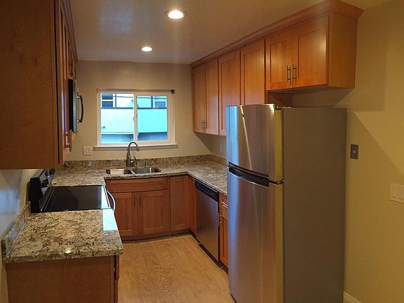 4th image of 1673 Brookvale Dr APT 4