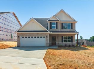 2107 Medhurst Dr, Greensboro, NC 27410