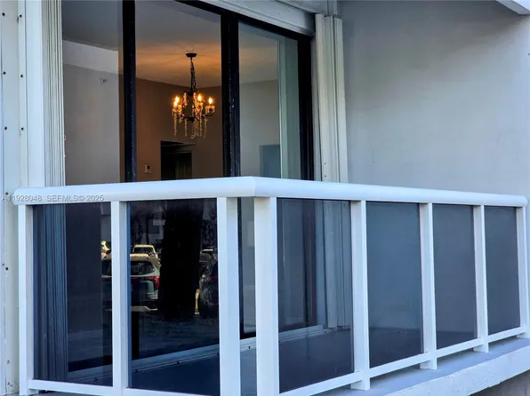 20505 E Country Club Dr APT 138, Aventura, FL 33180