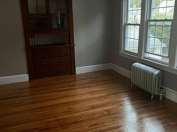 3 bedroom apartment 1200 square ft. Move in December 15.