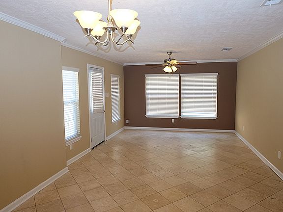 5th image of 1603 Castle Creek Dr
