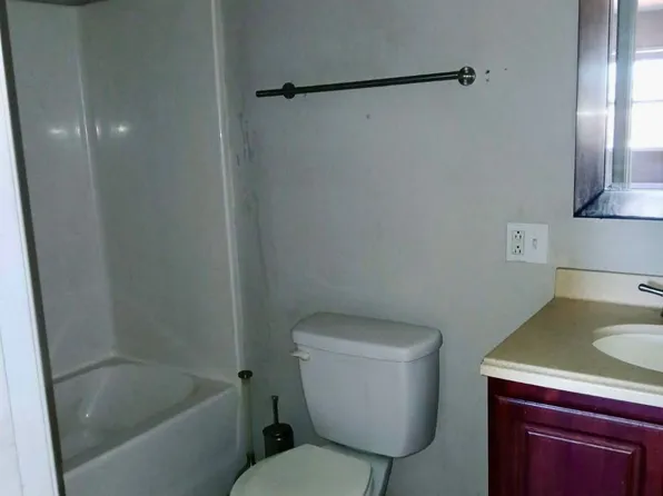 1628 7th Ave #10, Huntington, WV 25703