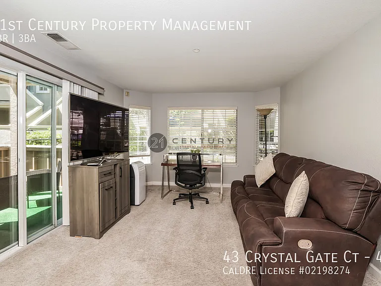 43 Crystal Gate Ct #43 — Photo 5