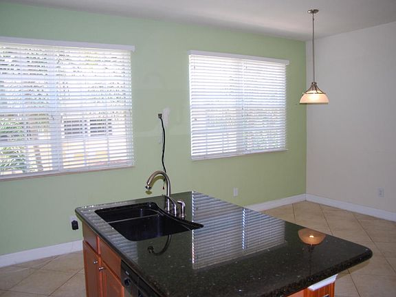 4th image of 136 Harbors Way #136