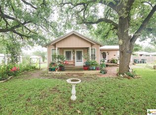 14821 E State Highway 97, Waelder, TX 78959