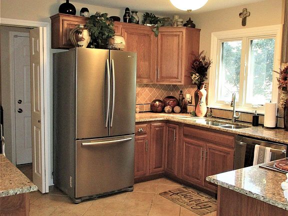3rd image of 6301 N Tammarack Ln