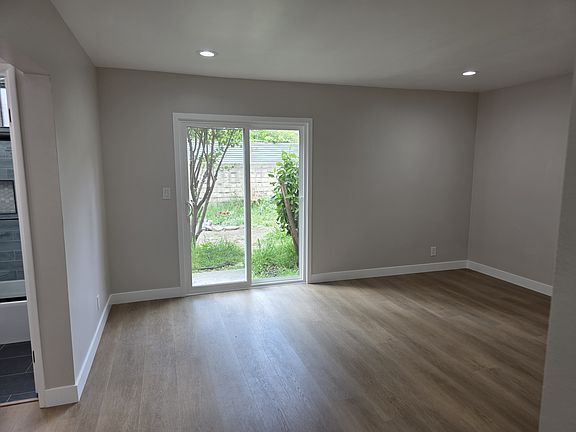 5th image of 14747-14747 Woodruff Ave